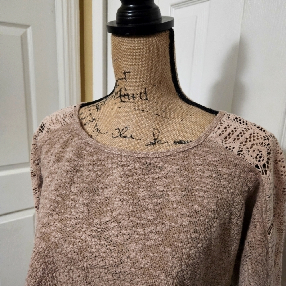 dELiA*s Tan Lace Cropped Top Size L - Picture 2 of 11